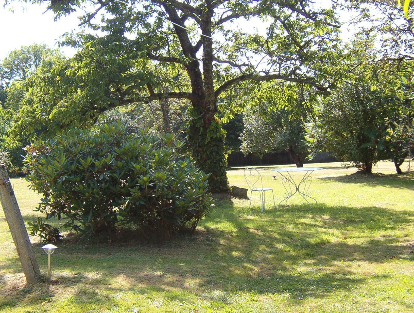 La Longere Des Gillettes Bed & Breakfast Bezenet Exterior photo